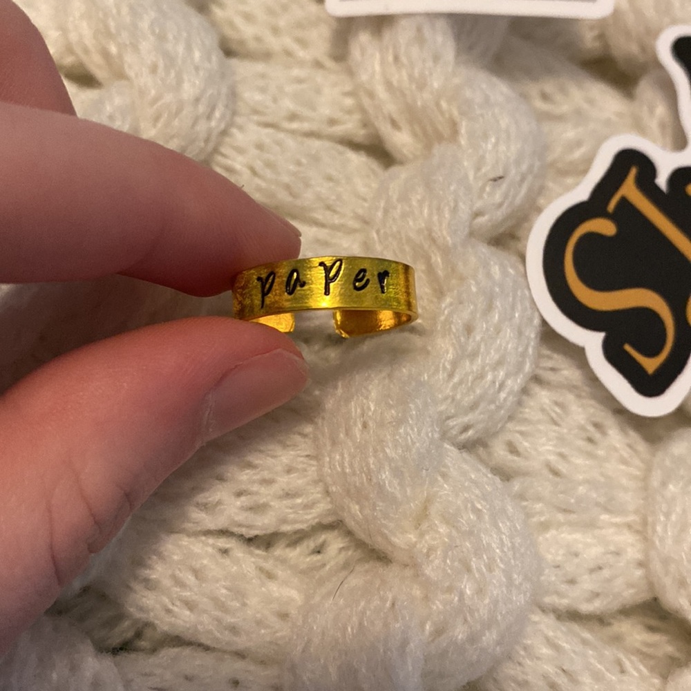 TS inspired ring - Picture 2 of 3
